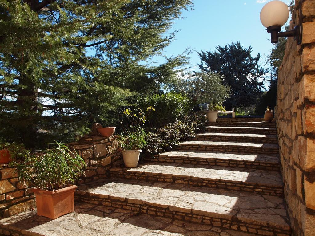 B&B Chez Max Figanières Exterior foto